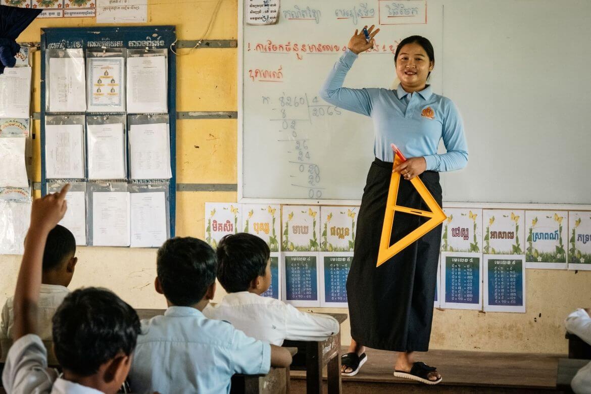Chhern Lisa, grade 4 teacher, teaching a math class at Athipadei Primary School, Puok District. Credit: UNESCO/Yuan Xu