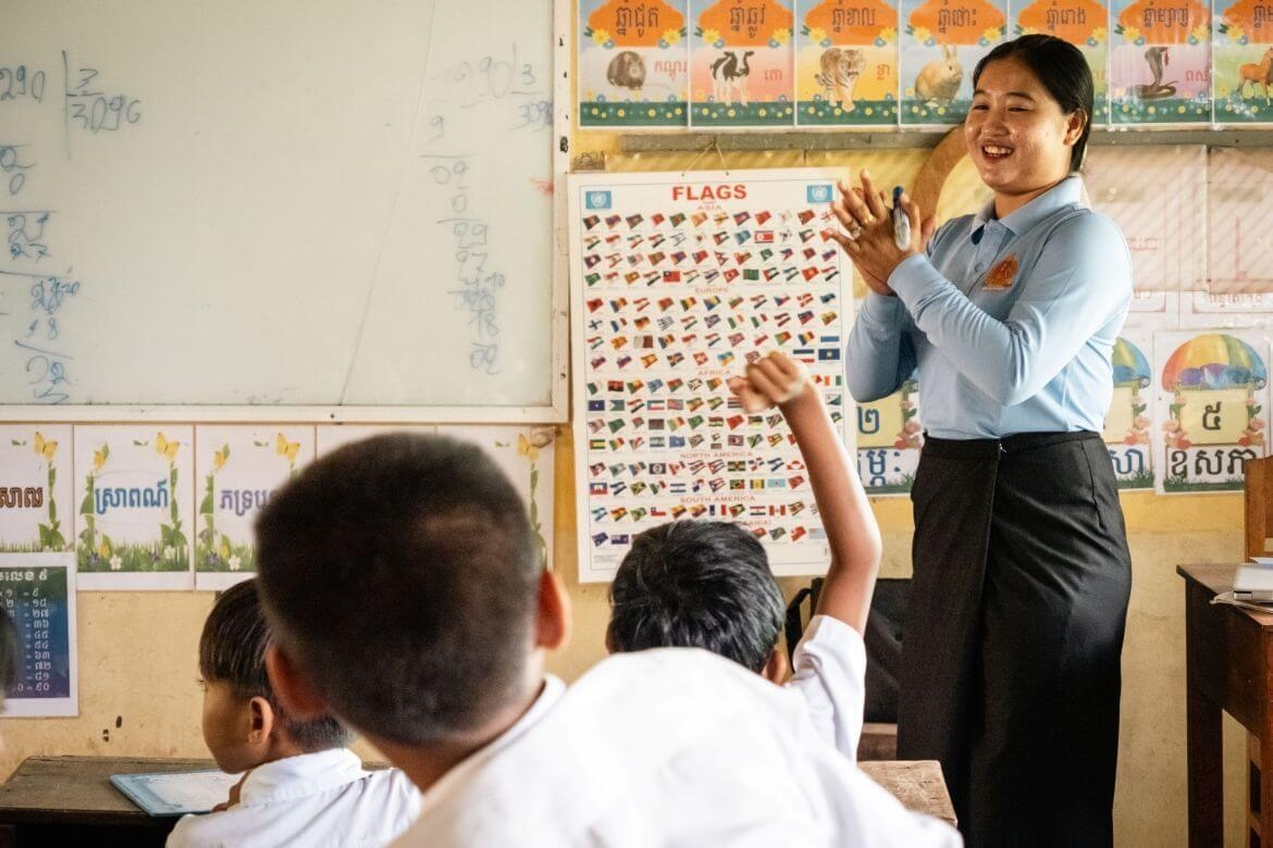 Chhern Lisa, grade 4 teacher, teaching aclass at Athipadei Primary School, Puok District. Credit: UNESCO/Yuan Xu