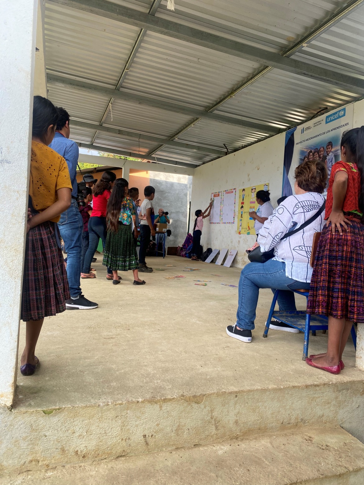 Students and teacher at an interactive class to battle learning loss at Aldea Chinasayub school in the municipality of Cobán, Alta Verapaz, Guatemala.